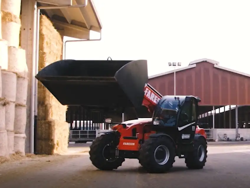 Ładowarka teleskopowa z łyżka objętościową