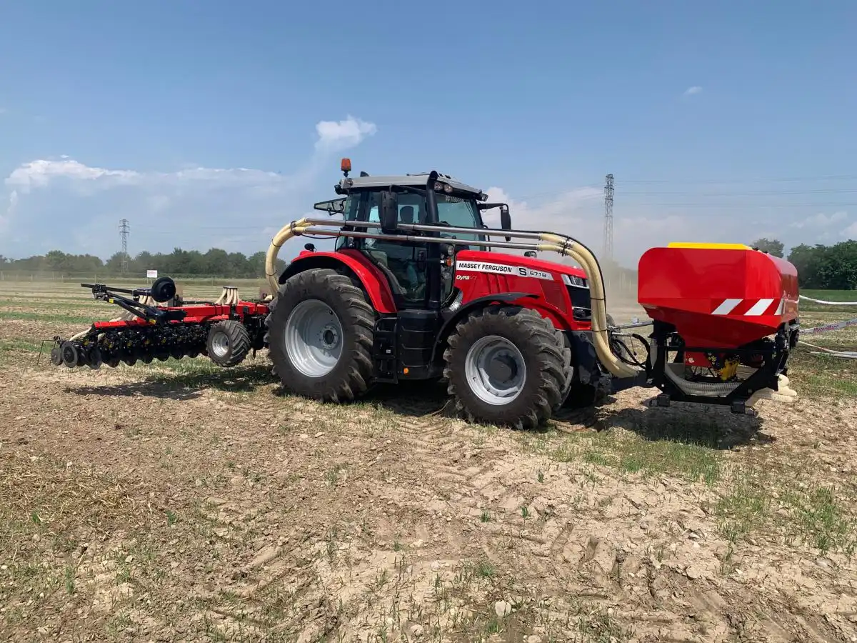 Ciągnik rolniczy Massey Ferguson