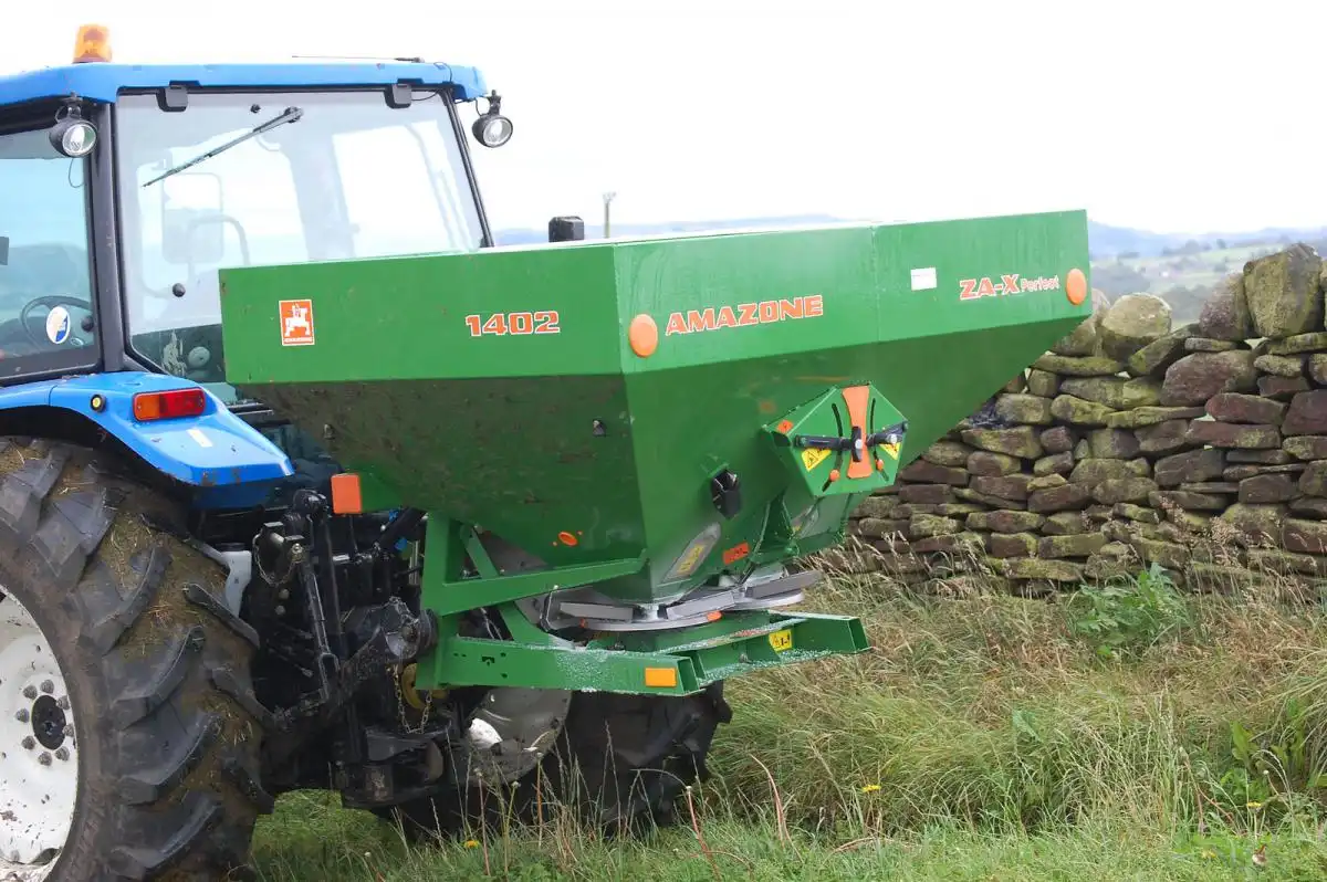 Rozsiewacz nawozów Amazone