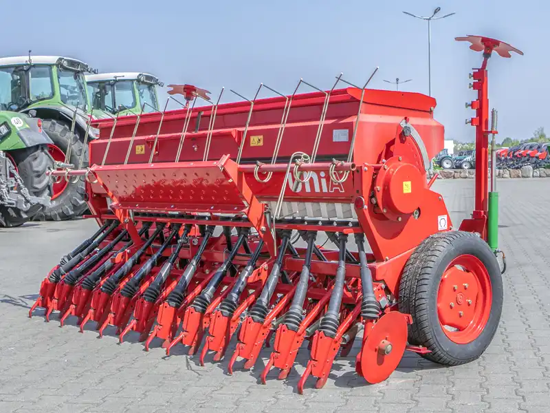 Siewnik tradycyjny mechaniczny Famarol