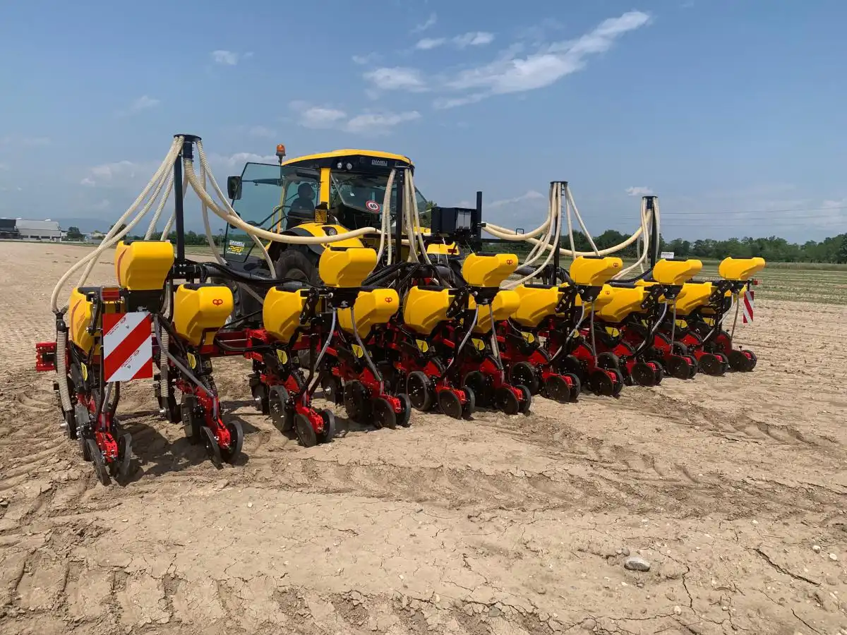 Siewnik punktowy Matermacc